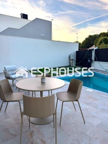 Chalet de 3 habitaciones en Pinar de Campoverde, Pilar de la Horadada en venta con piscina garaje - 422.500 € (Ref: 9444431)