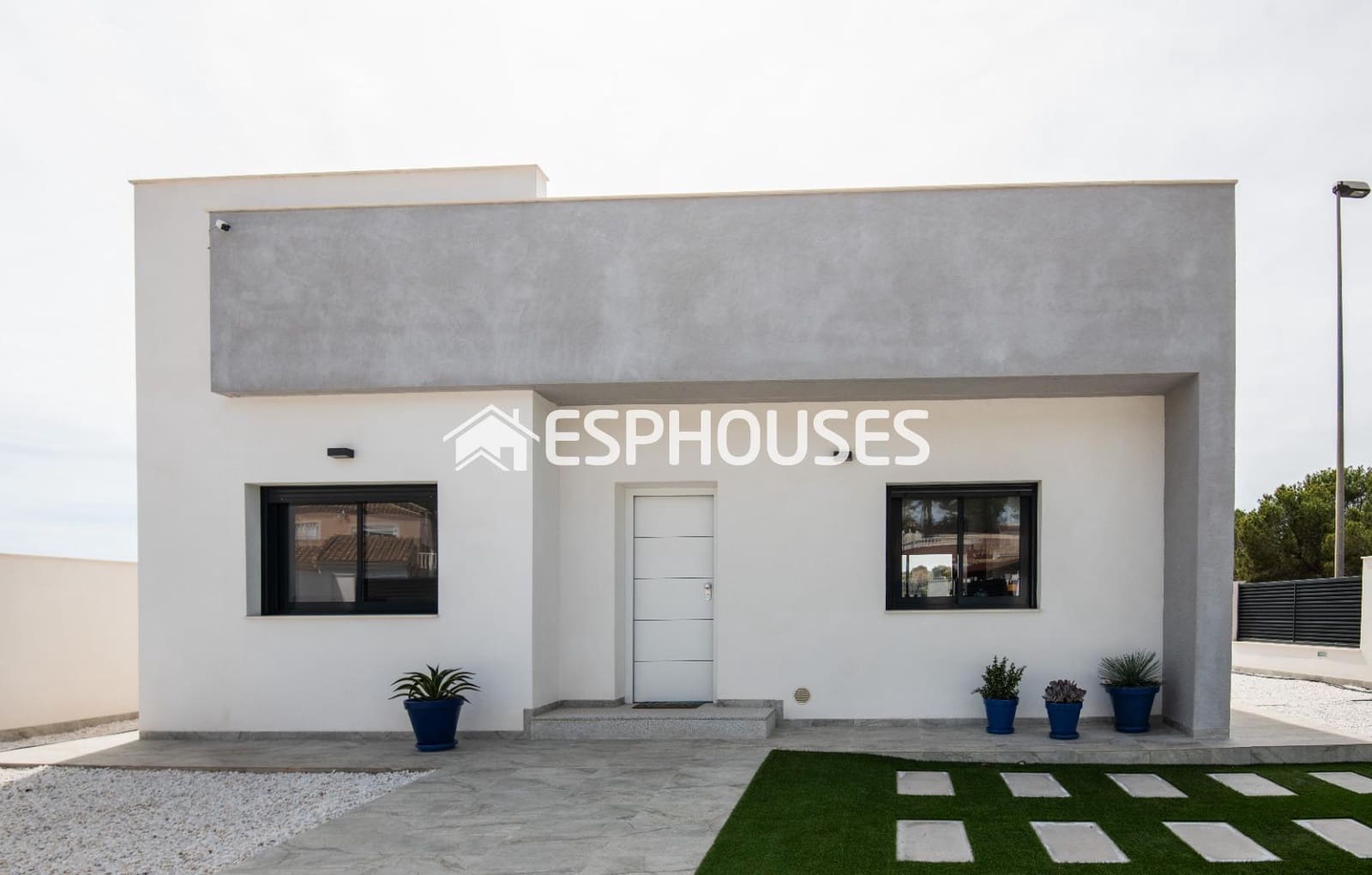 3 bedroom Villa for sale in Pinar de Campoverde with pool garage - € 422,500 (Ref: 9444431)