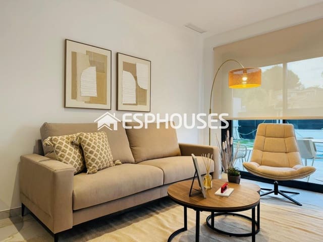 Chalet de 3 habitaciones en Pinar de Campoverde, Pilar de la Horadada en venta con piscina garaje - 422.500 € (Ref: 9444431)