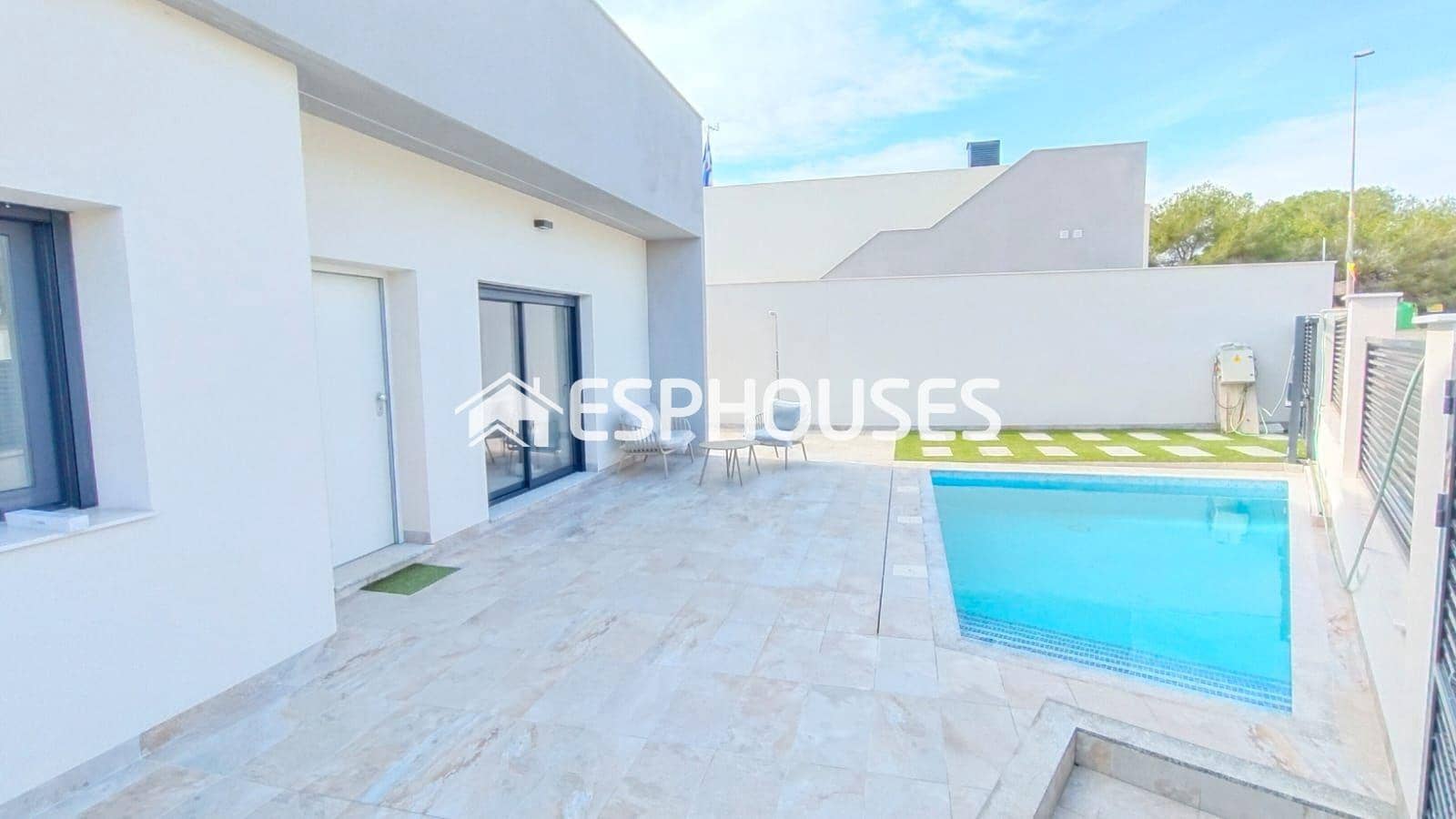 3 bedroom Villa for sale in Pinar de Campoverde with pool garage - € 422,500 (Ref: 9444431)
