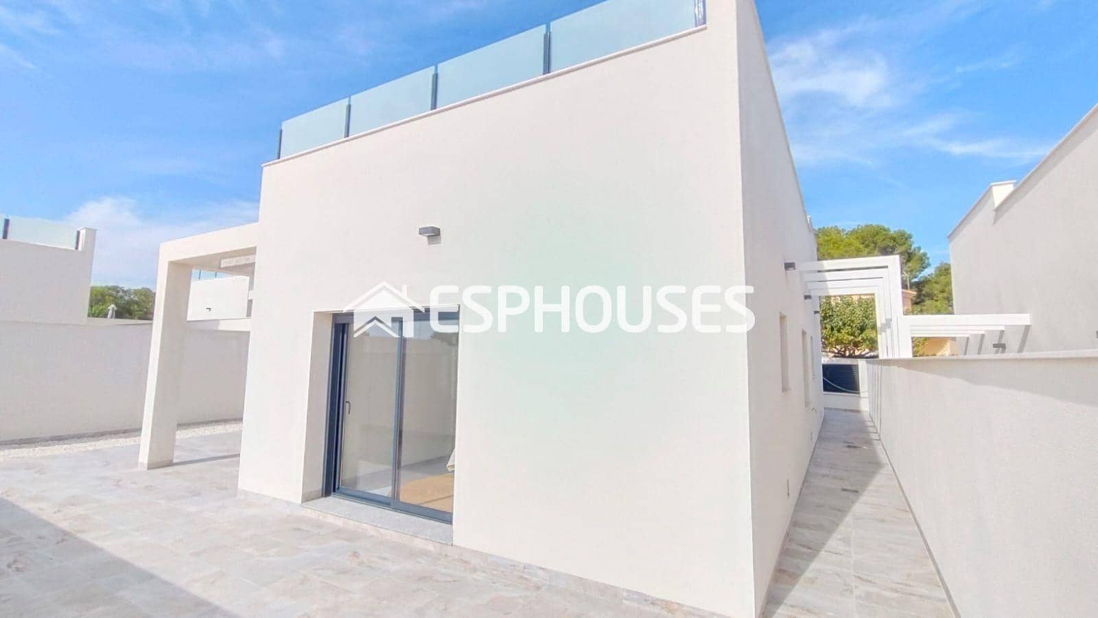 3 bedroom Villa for sale in Pinar de Campoverde with pool garage - € 422,500 (Ref: 9444431)