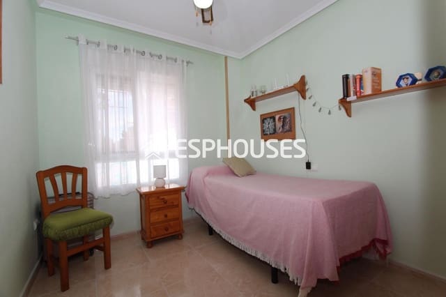 4 bedroom Apartment for sale in Puerto Deportivo, Guardamar del Segura with pool garage - € 198,000 (Ref: 9444444)