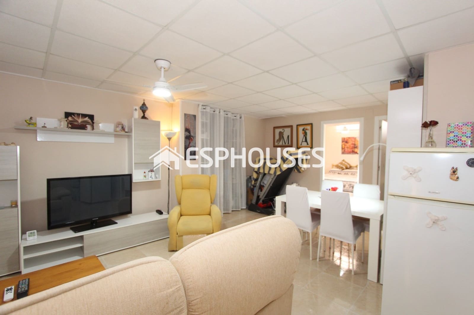 4 soveværelse Lejlighed til salg i Guardamar del Segura med swimmingpool - € 198.000 (Ref: 9444444)