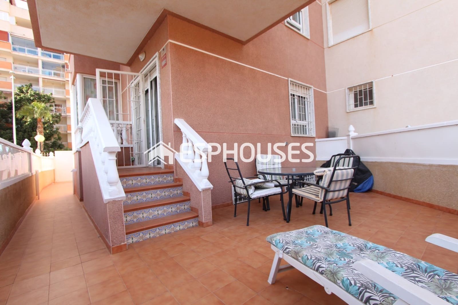 4 soveværelse Lejlighed til salg i Guardamar del Segura med swimmingpool - € 198.000 (Ref: 9444444)