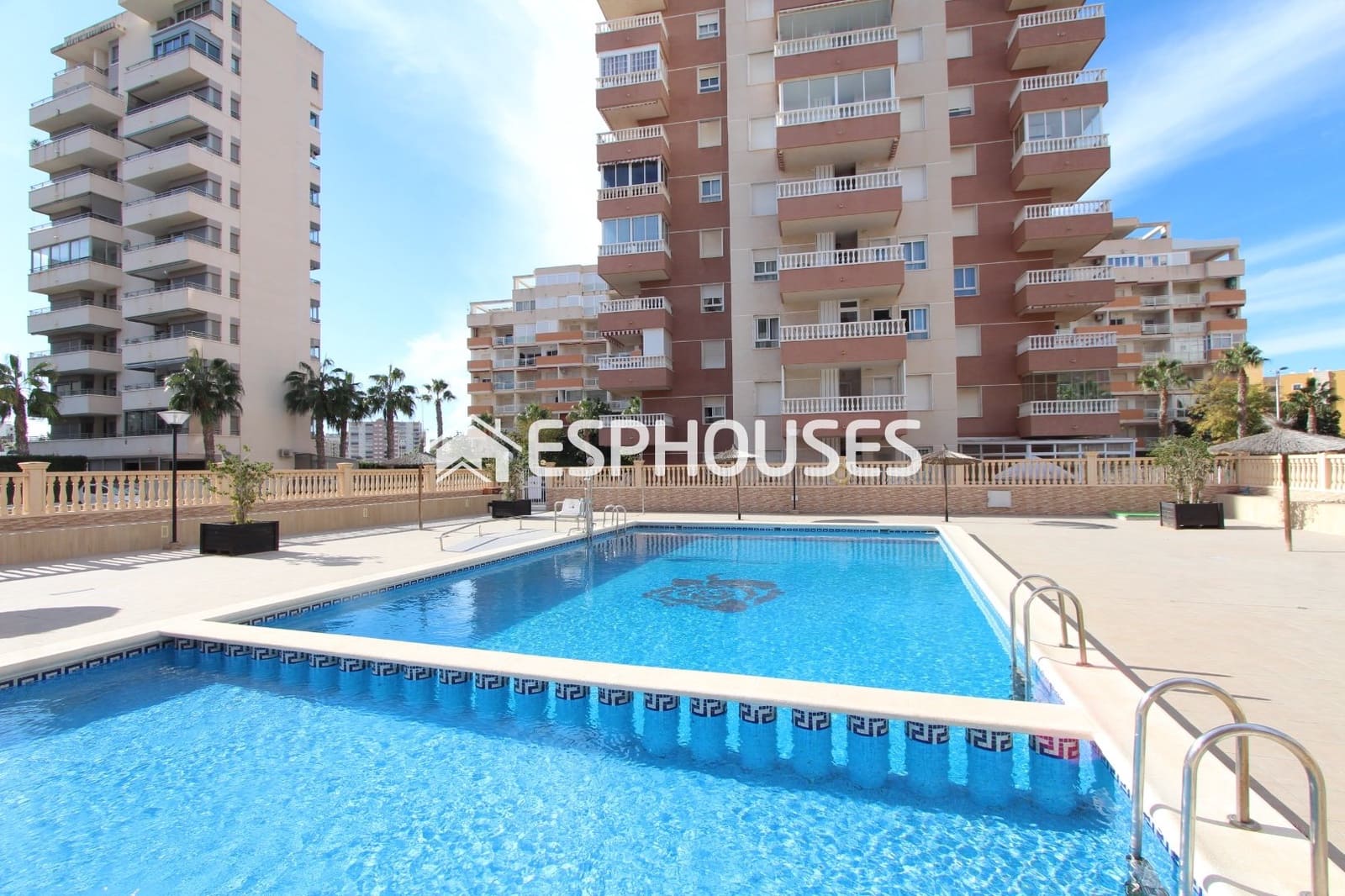 4 soveværelse Lejlighed til salg i Guardamar del Segura med swimmingpool - € 198.000 (Ref: 9444444)