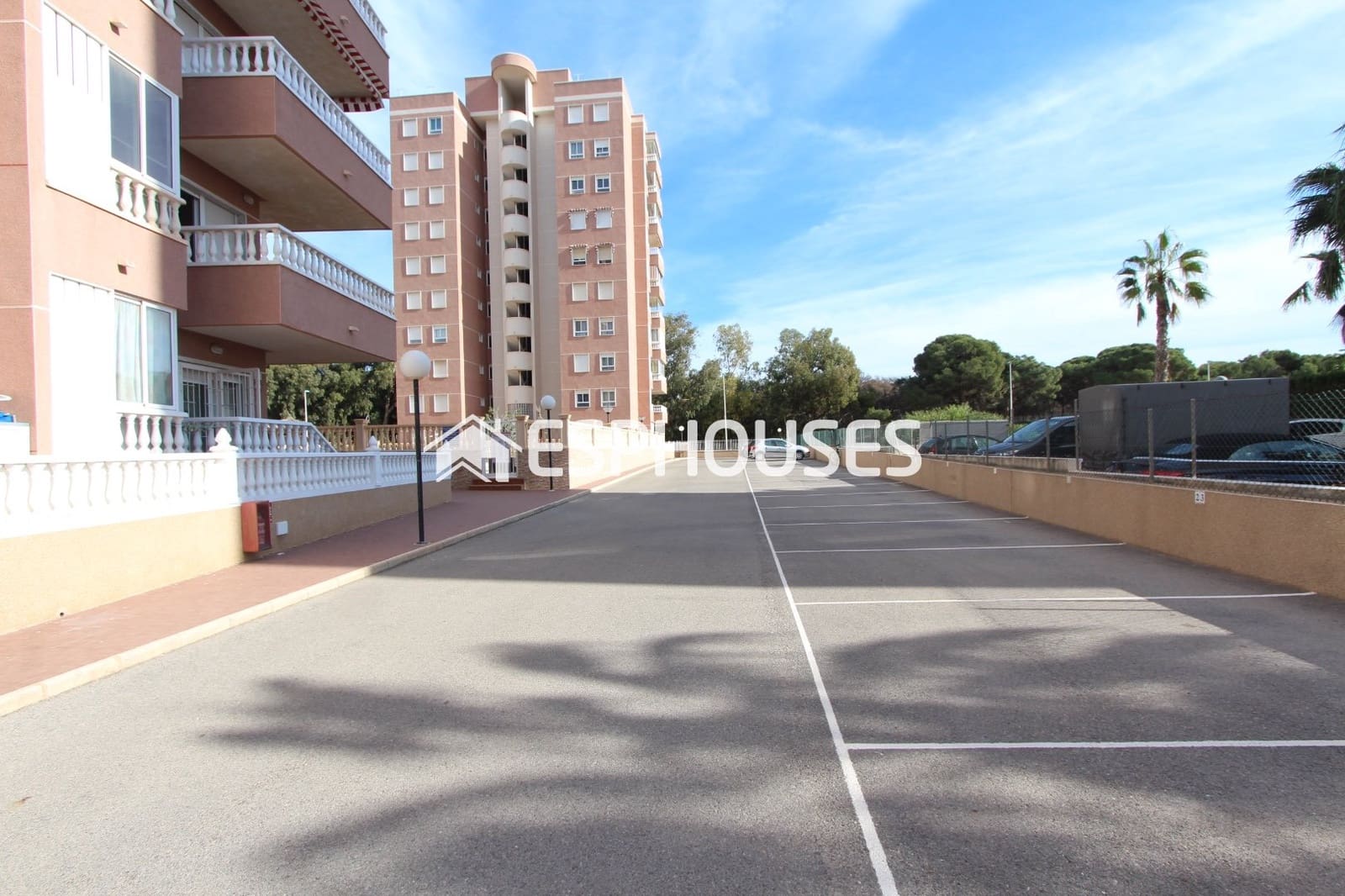 4 soveværelse Lejlighed til salg i Guardamar del Segura med swimmingpool - € 198.000 (Ref: 9444444)