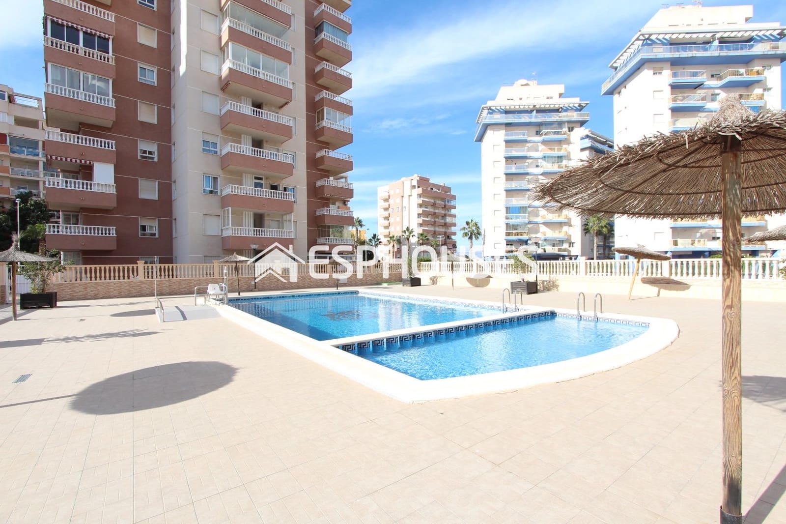 4 soveværelse Lejlighed til salg i Guardamar del Segura med swimmingpool - € 198.000 (Ref: 9444444)