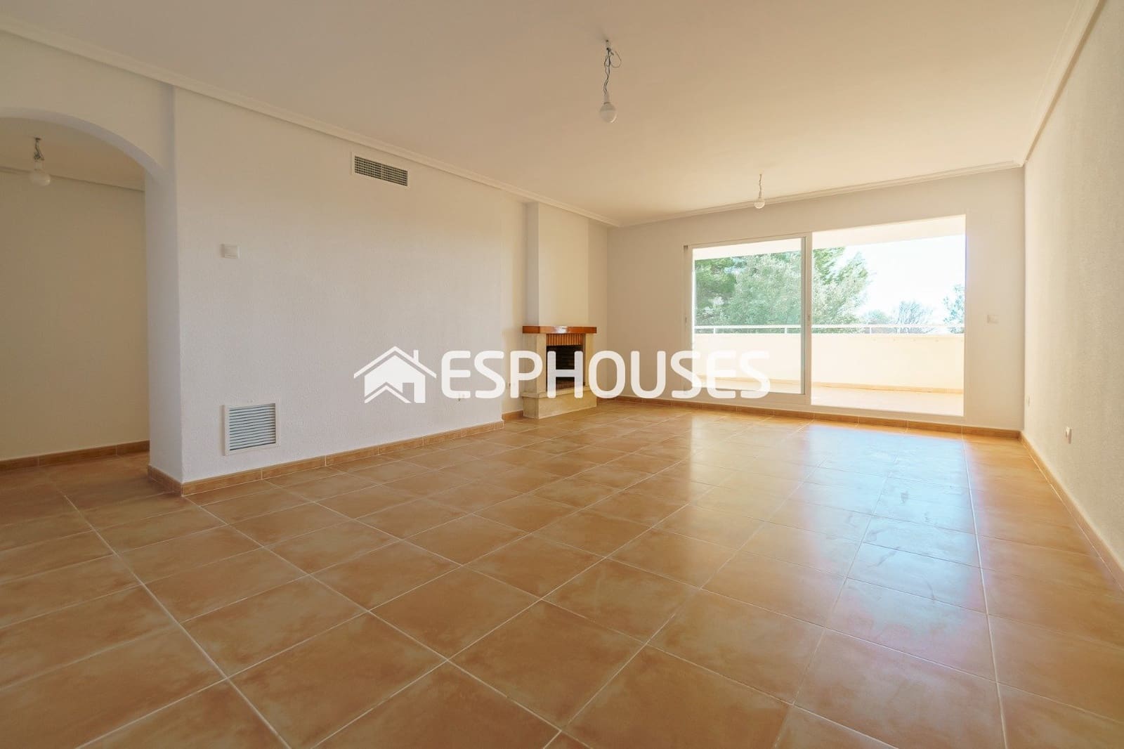 Apartamento de 3 habitaciones en Altea en venta con piscina garaje - 355.000 € (Ref: 9444446)