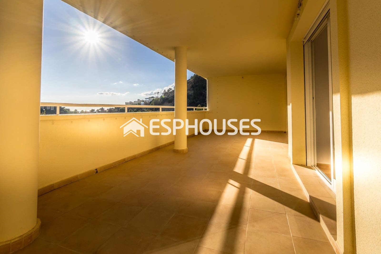 Apartamento de 3 habitaciones en Altea en venta con piscina garaje - 355.000 € (Ref: 9444446)