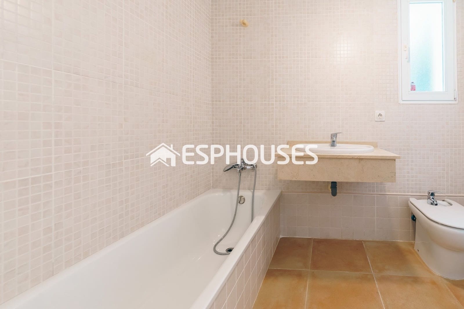 Apartamento de 3 habitaciones en Altea en venta con piscina garaje - 355.000 € (Ref: 9444446)