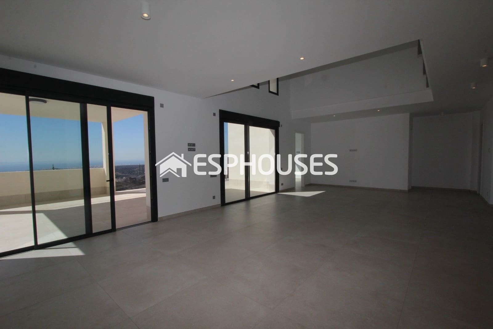 Chalet de 8 habitaciones en Finestrat en venta con piscina garaje - 2.600.000 € (Ref: 9444985)