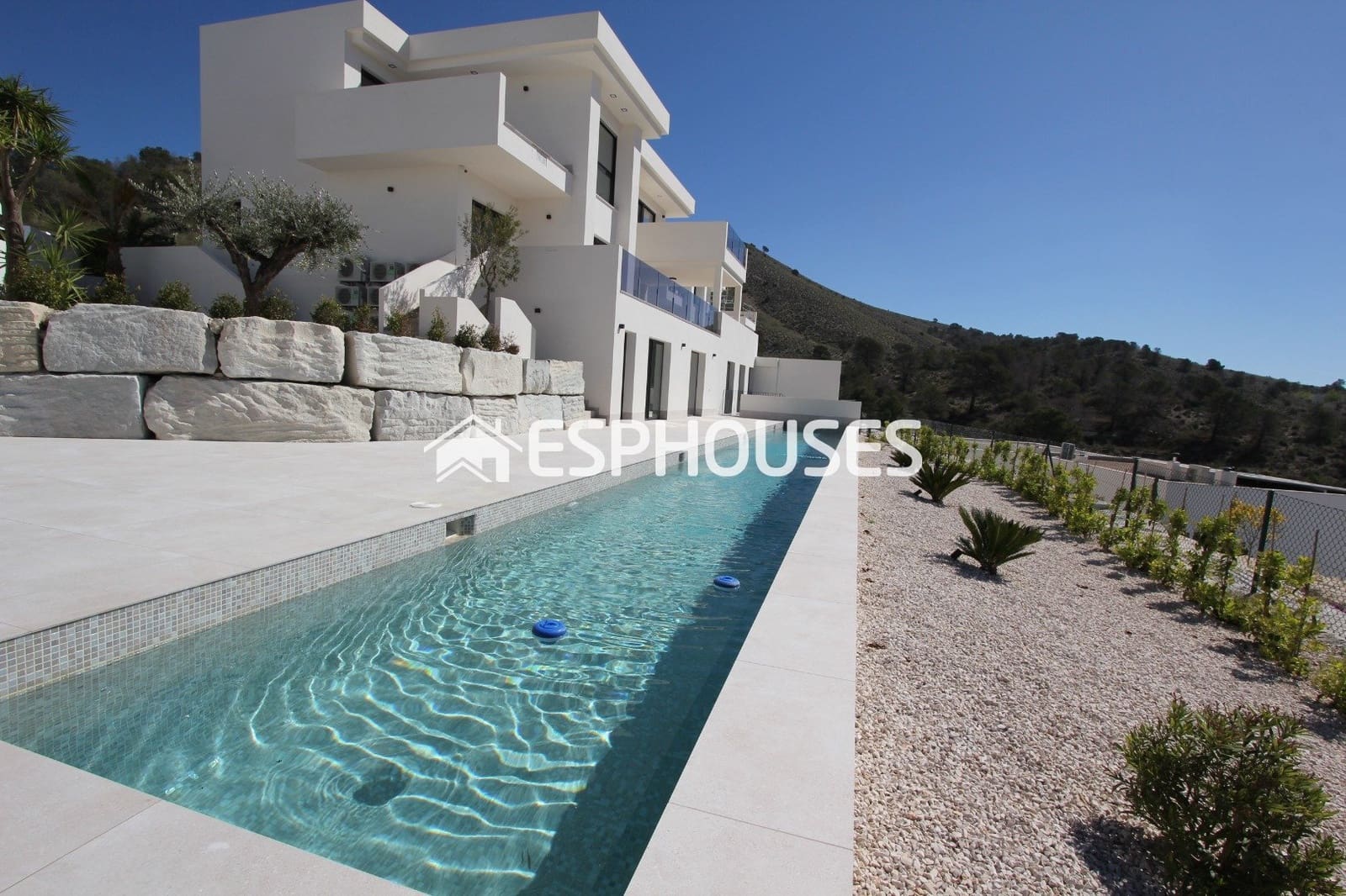Chalet de 8 habitaciones en Finestrat en venta con piscina garaje - 2.600.000 € (Ref: 9444985)