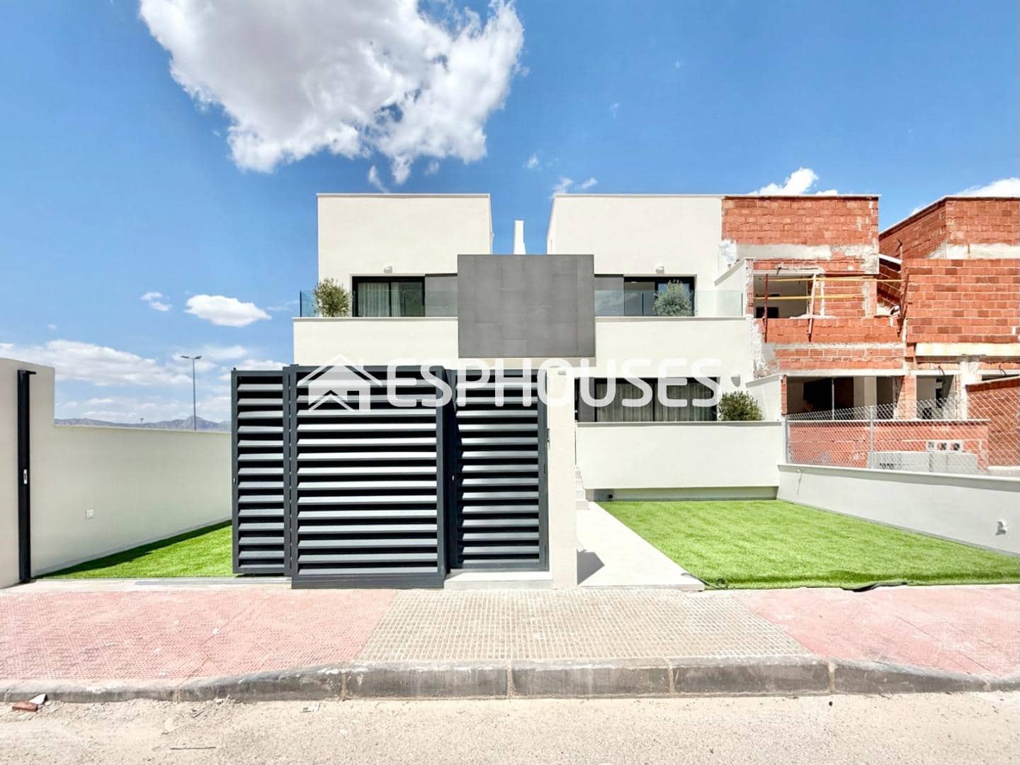 3 quarto Bungalow para venda em Cox com piscina garagem - 235 000 € (Ref: 9444986)