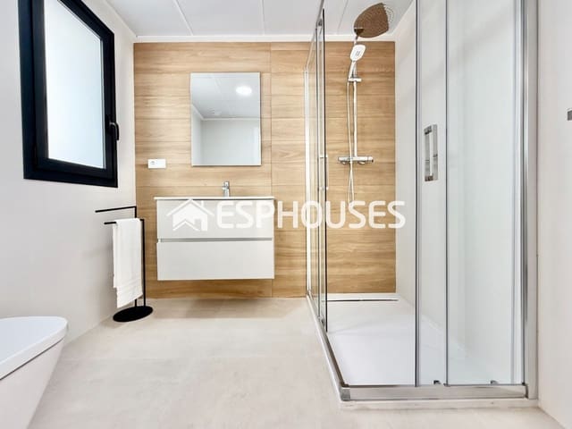 3 soveværelse Semi-Rækkehus til salg i Cox med swimmingpool - € 255.000 (Ref: 9444986)