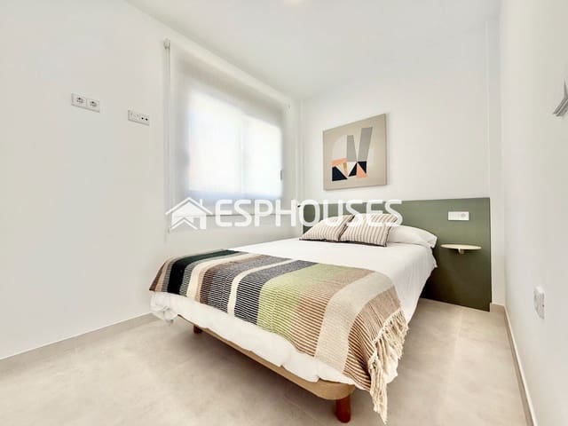 3 soveværelse Semi-Rækkehus til salg i Cox med swimmingpool - € 255.000 (Ref: 9444986)