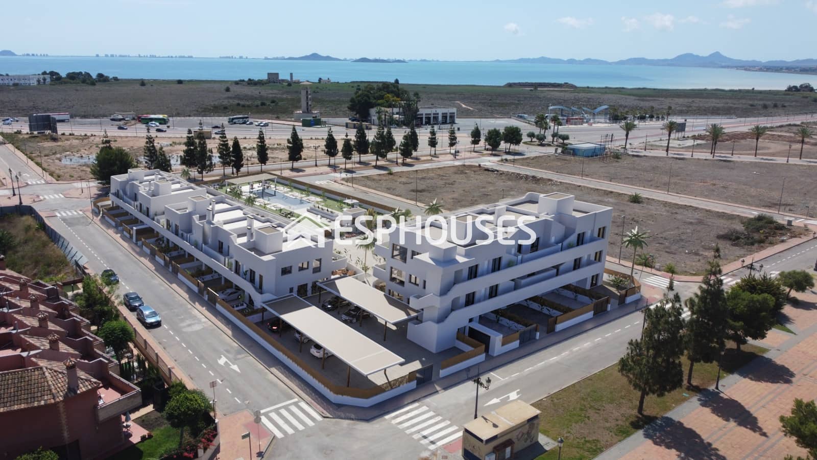 2 slaapkamer Bungalow te koop in Los Alcazares met zwembad garage - € 279.000 (Ref: 9444992)