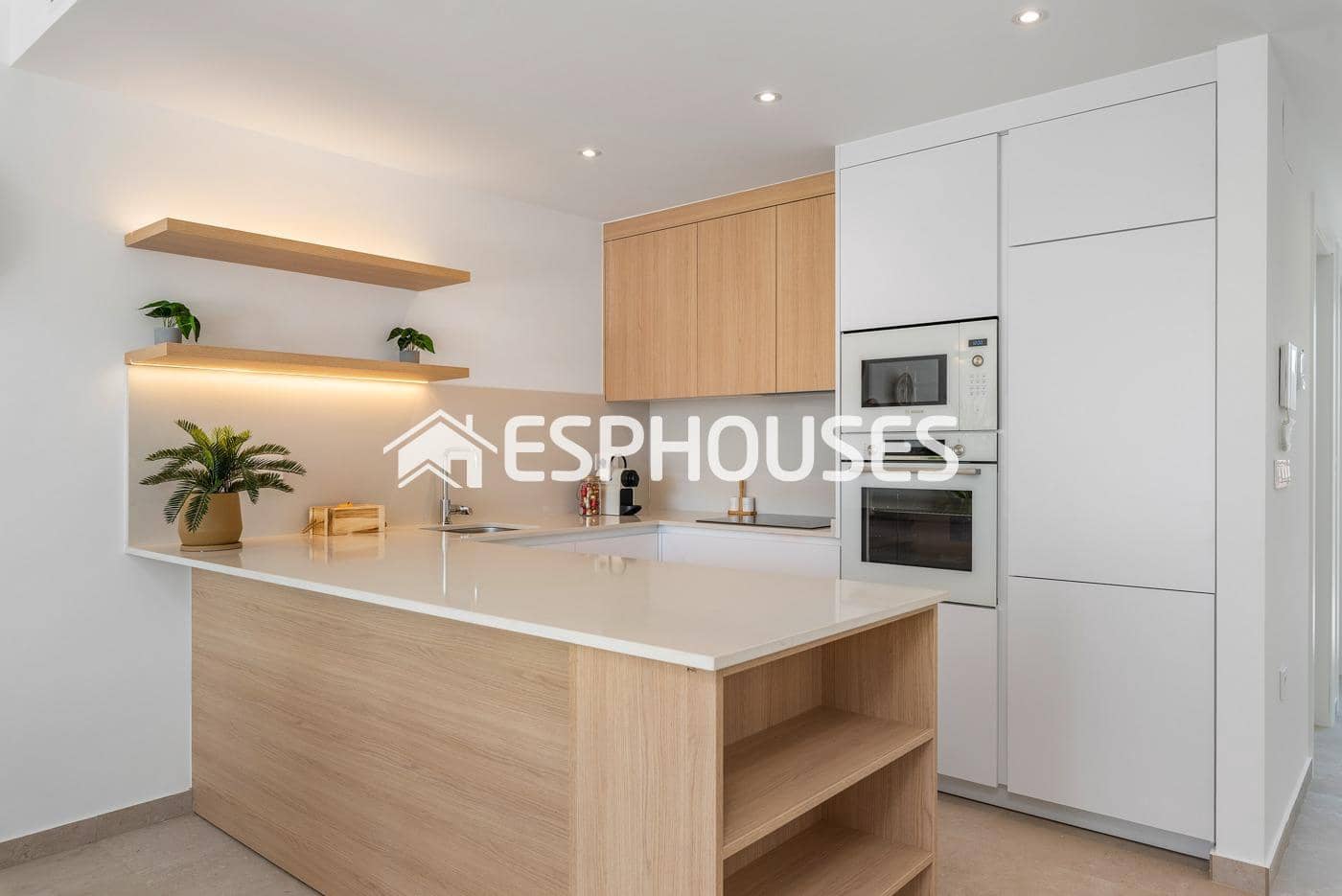 3 soverom Villa til salgs i Los Alcazares med svømmebasseng garasje - € 399 900 (Ref: 9444996)