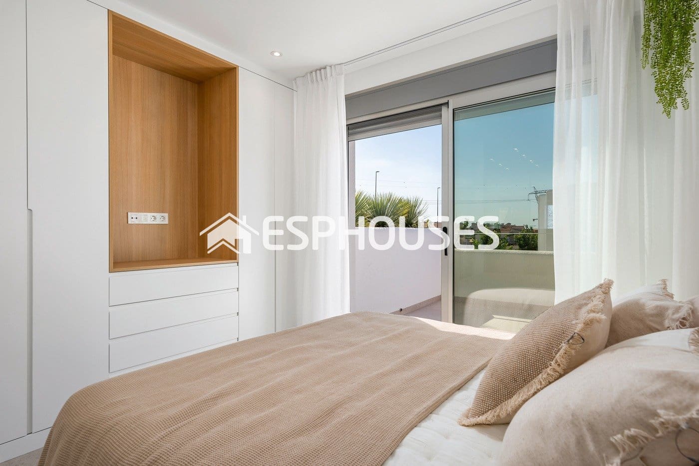 3 bedroom Villa for sale in Los Alcazares with pool - € 399,900 (Ref: 9444996)