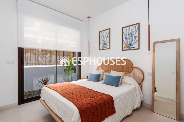 3 makuuhuone Huvila myytävänä paikassa Las Lomas de Rame - Bahía Bella, Los Alcázares mukana uima-altaan 
autotalli - 569 000 € (Ref: 9444997)