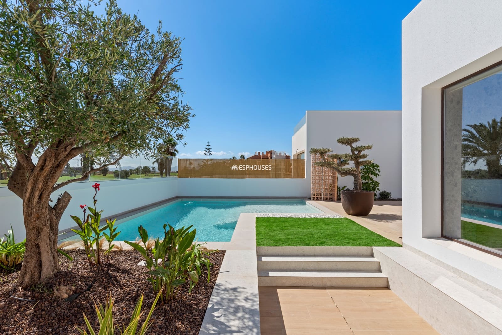 3 Zimmer Villa zu verkaufen in Los Alcazares mit Pool - 569.000 € (Ref: 9444997)