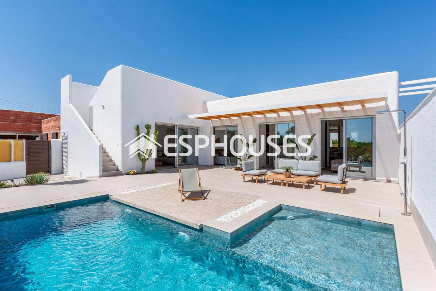 Chalet de 3 habitaciones en Benijófar en venta con piscina garaje - 569.900 € (Ref: 9444999)