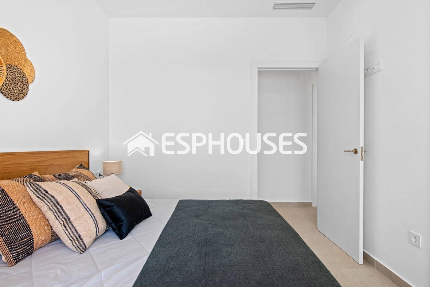 Chalet de 3 habitaciones en Benijófar en venta con piscina garaje - 569.900 € (Ref: 9444999)