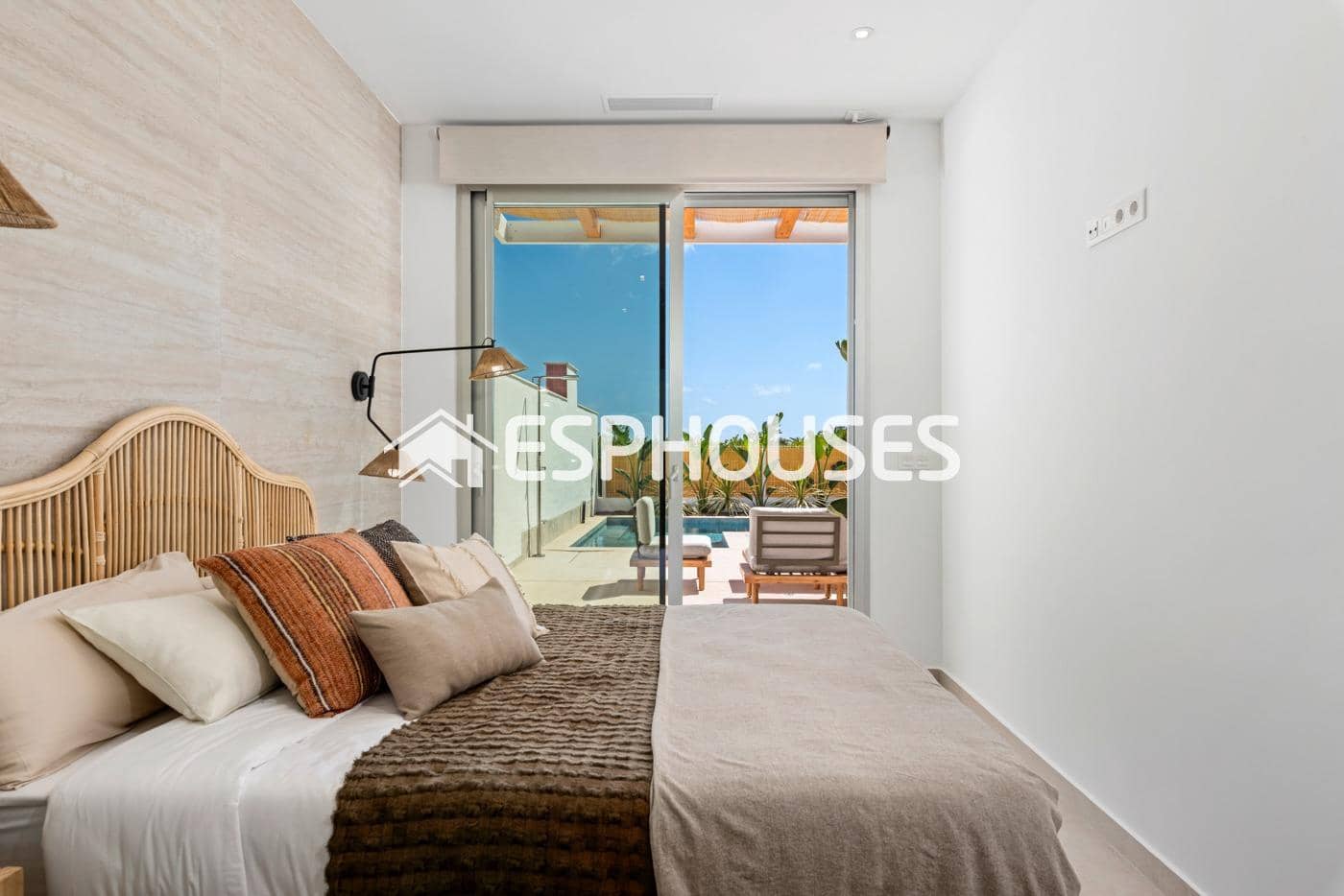 Chalet de 3 habitaciones en Benijófar en venta con piscina garaje - 569.900 € (Ref: 9444999)