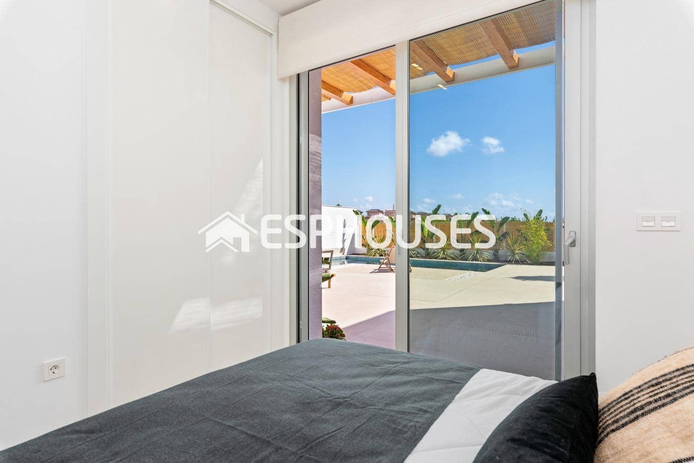 Chalet de 3 habitaciones en Benijófar en venta con piscina garaje - 569.900 € (Ref: 9444999)