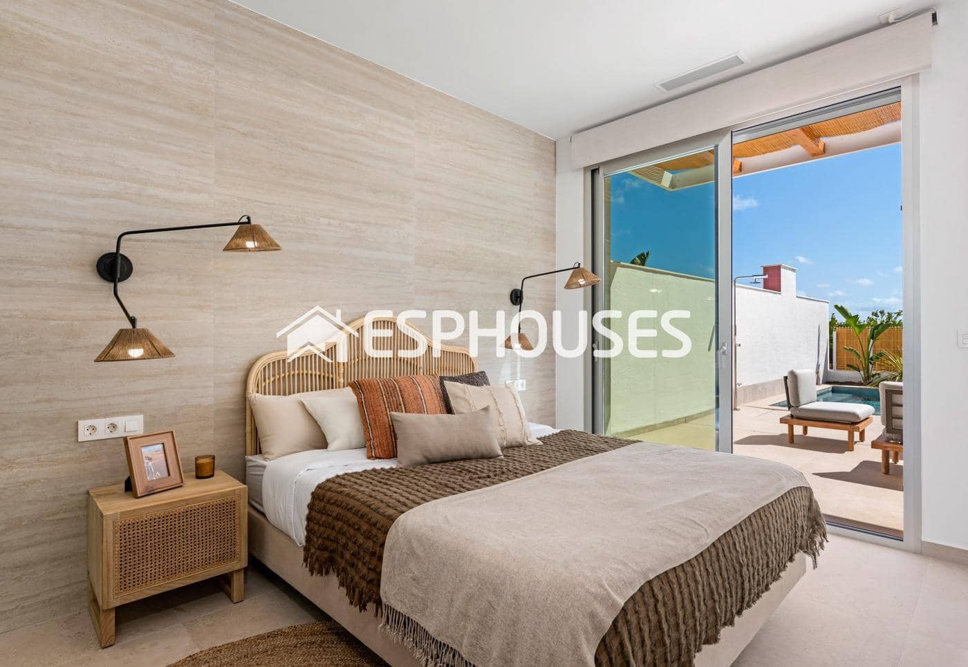 Chalet de 3 habitaciones en Benijófar en venta con piscina garaje - 569.900 € (Ref: 9444999)