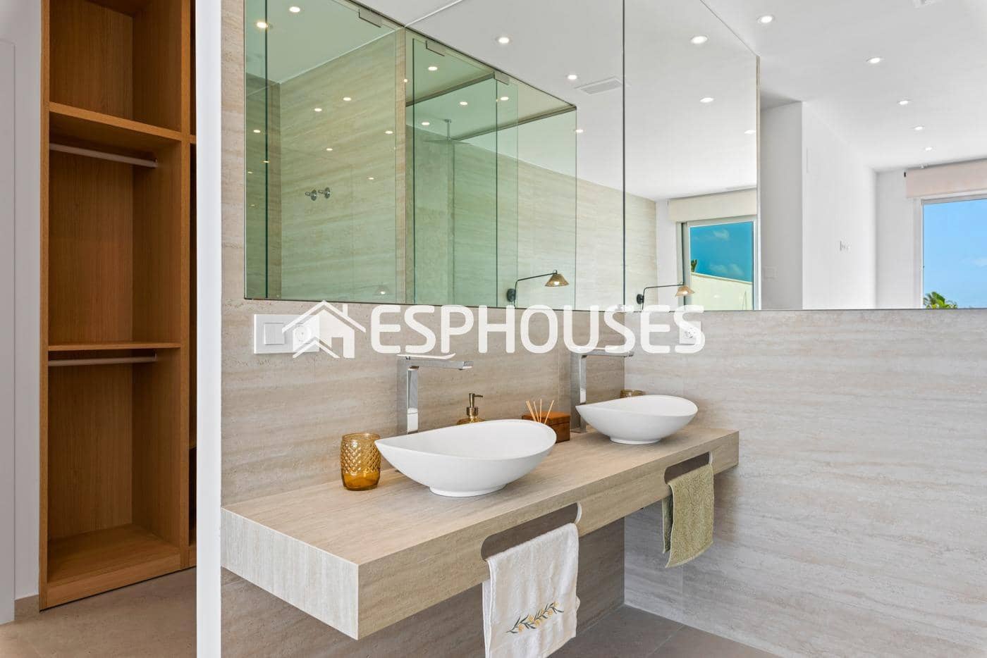 Chalet de 3 habitaciones en Benijófar en venta con piscina garaje - 569.900 € (Ref: 9444999)