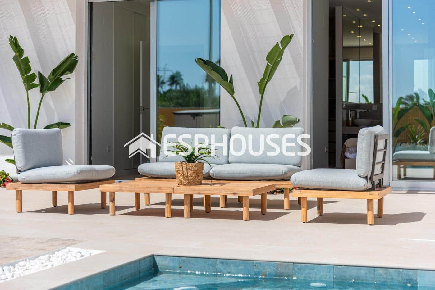 Chalet de 3 habitaciones en Benijófar en venta con piscina garaje - 569.900 € (Ref: 9444999)