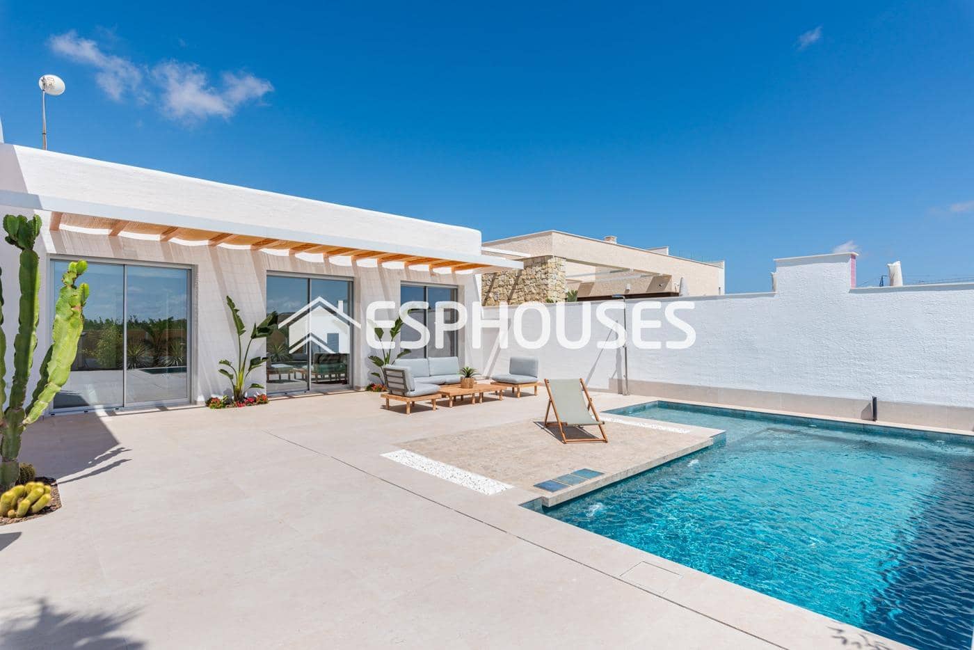 Chalet de 3 habitaciones en Benijófar en venta con piscina garaje - 569.900 € (Ref: 9444999)