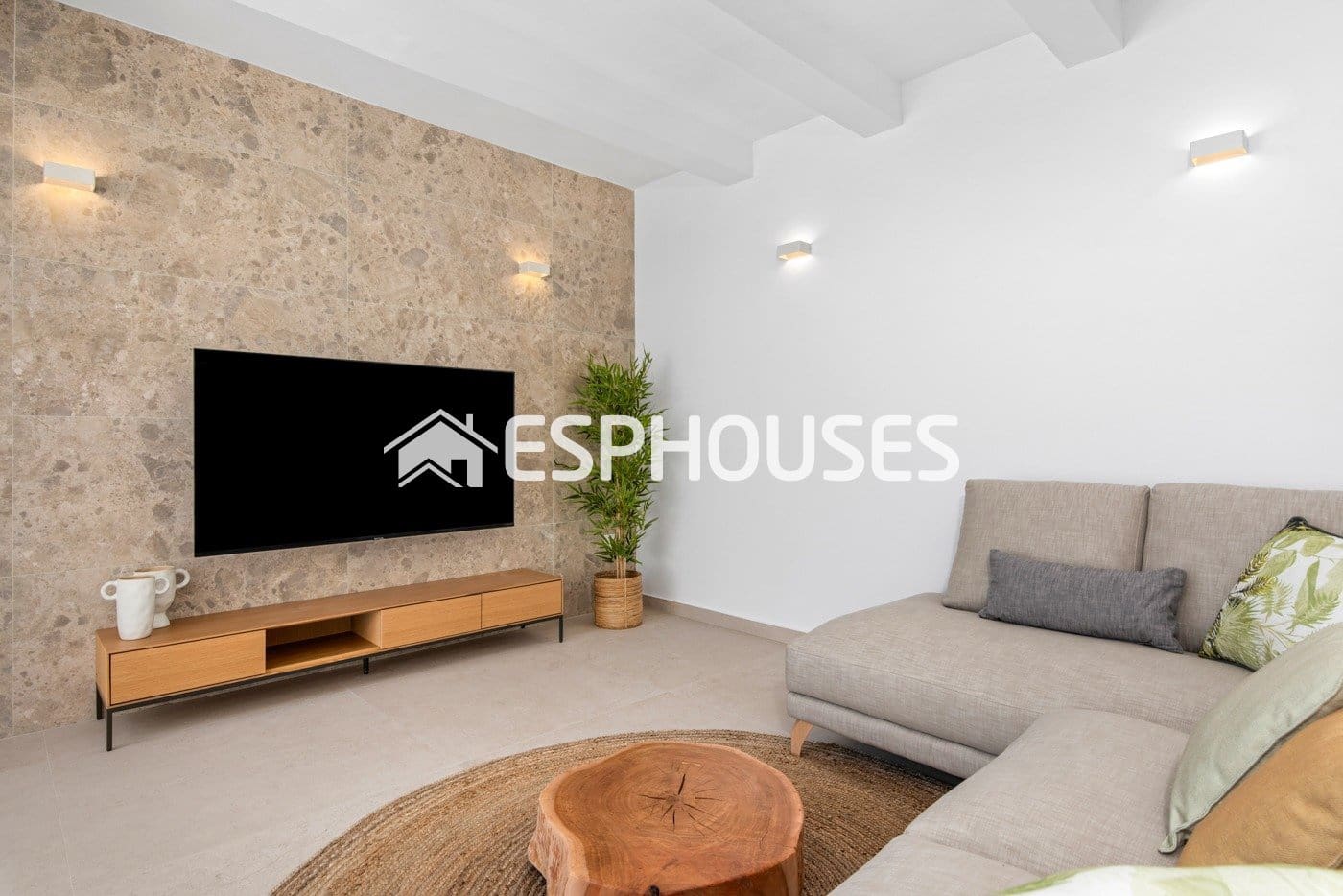 3 bedroom Villa for sale in Benijofar with pool - € 569,900 (Ref: 9444999)