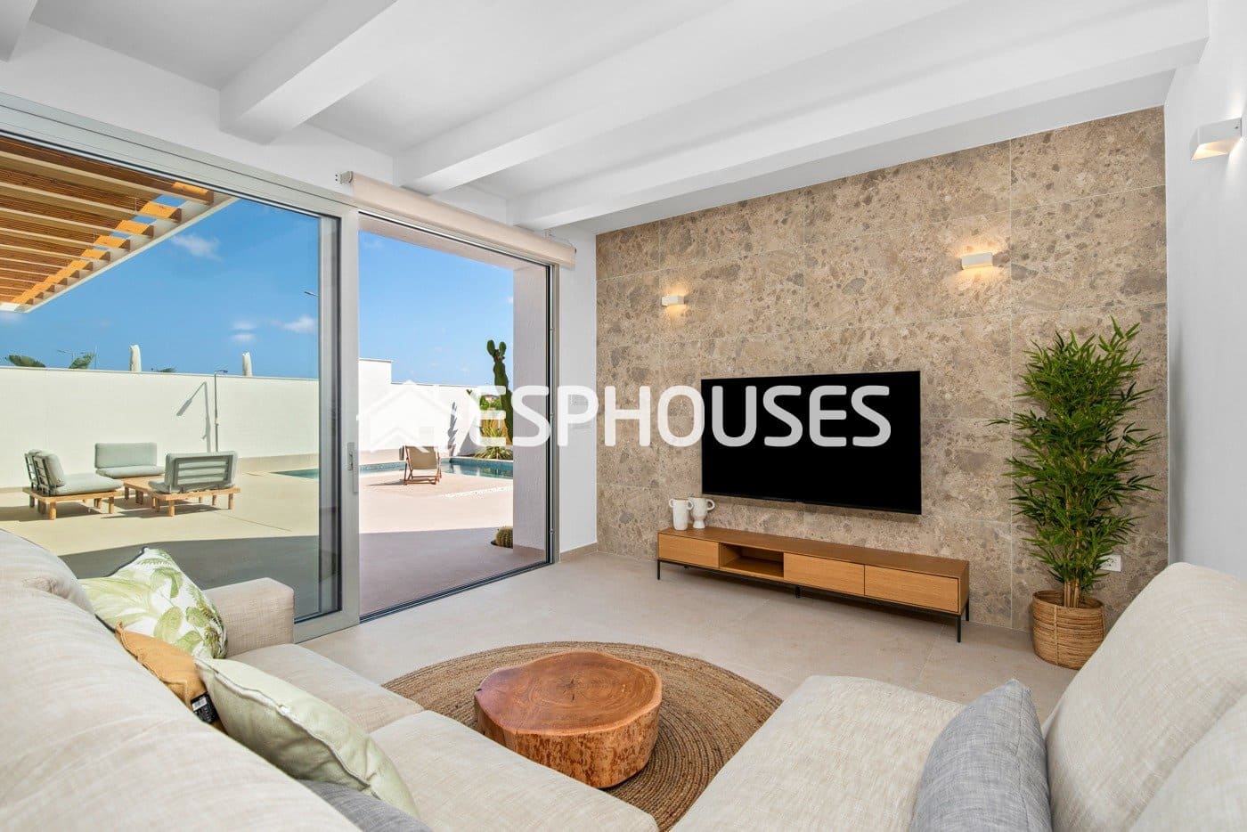 3 bedroom Villa for sale in Benijofar with pool - € 569,900 (Ref: 9444999)