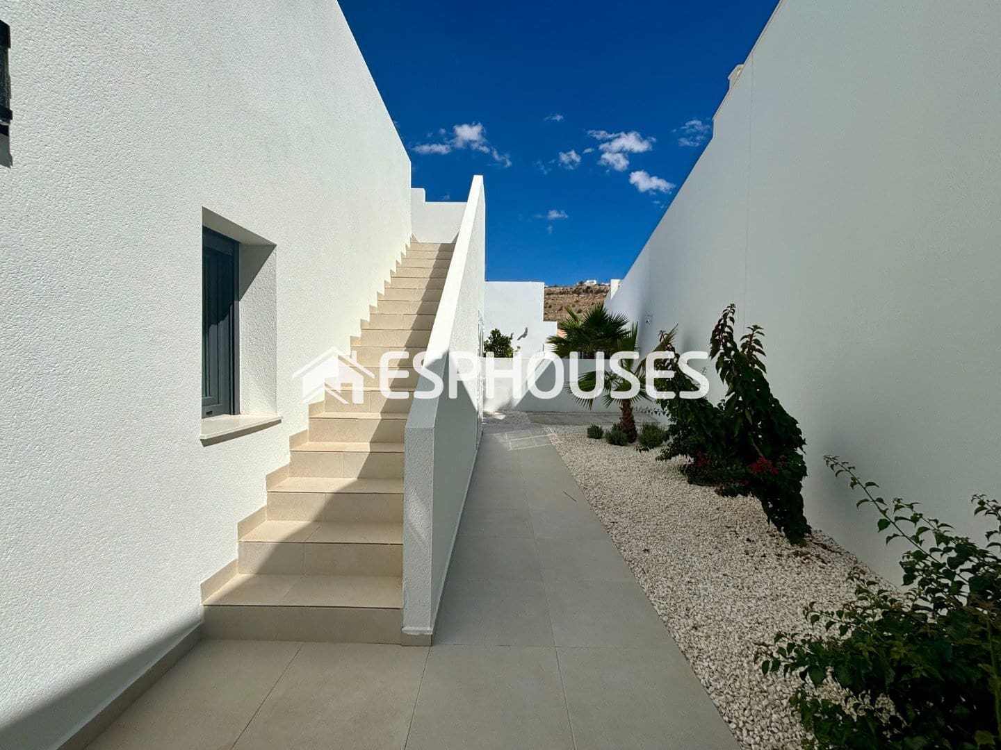 3 bedroom Villa for sale in Benijofar with pool - € 589,000 (Ref: 9445015)
