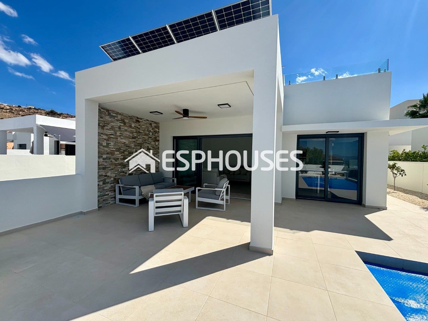 3 bedroom Villa for sale in Benijofar with pool - € 589,000 (Ref: 9445015)