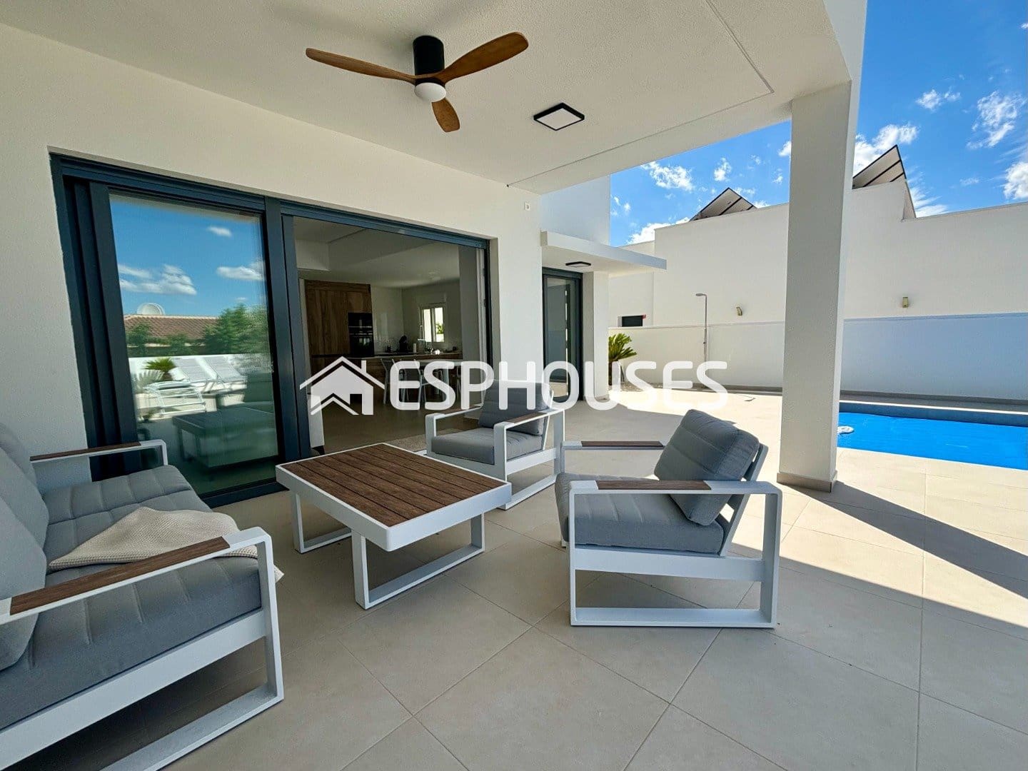 3 bedroom Villa for sale in Benijofar with pool - € 589,000 (Ref: 9445015)