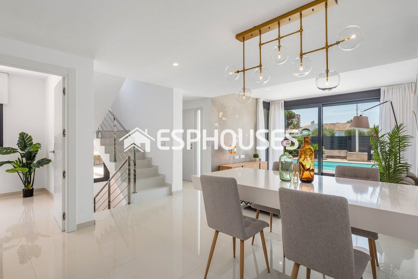 3 soverom Villa til salgs i Playa Honda med svømmebasseng - € 595 000 (Ref: 9445027)