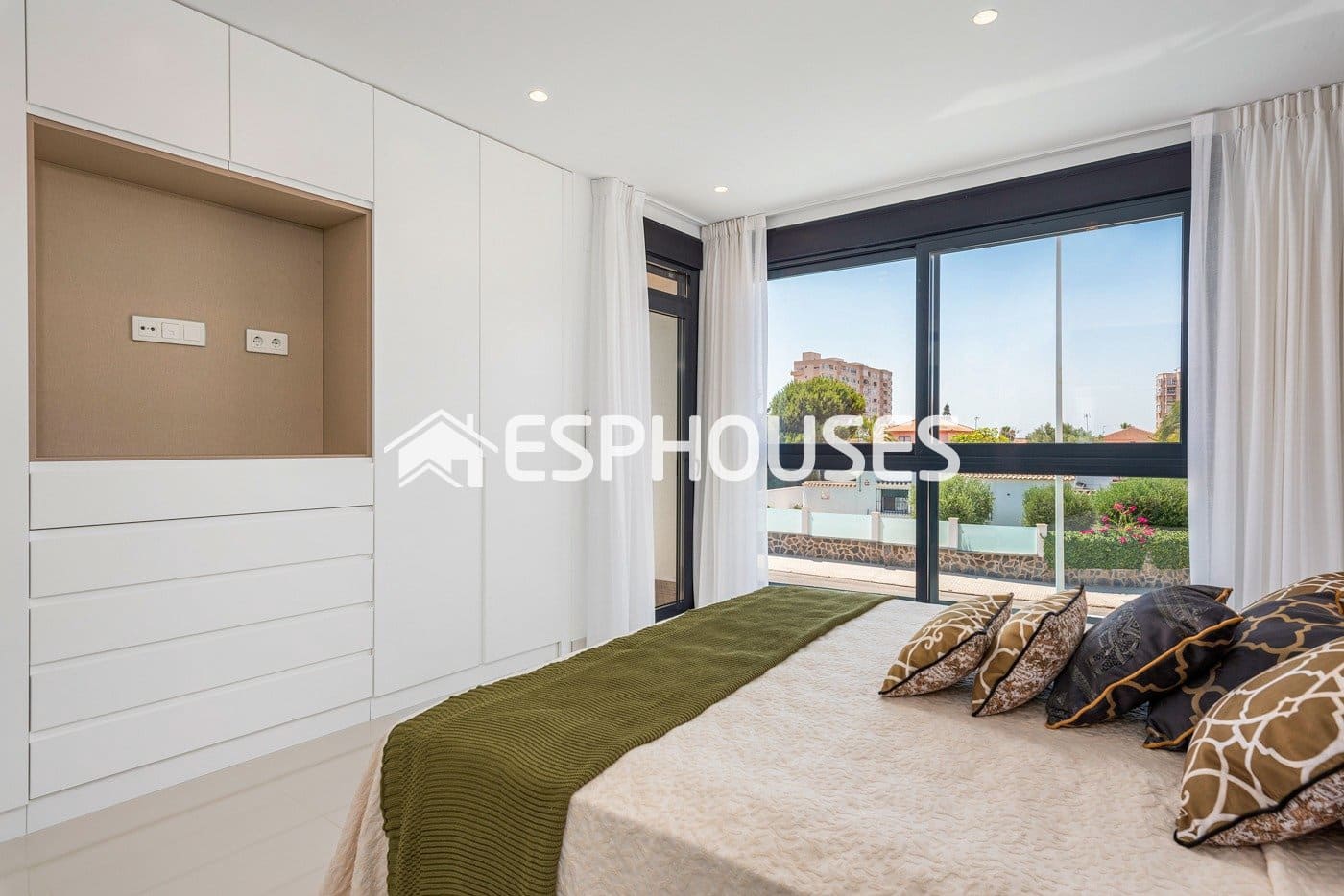 3 soverom Villa til salgs i Playa Honda med svømmebasseng - € 595 000 (Ref: 9445027)