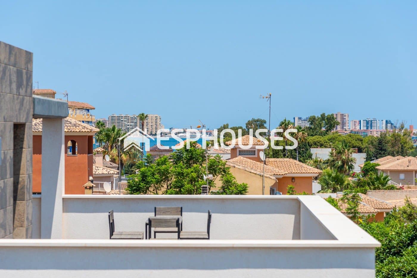 3 soverom Villa til salgs i Playa Honda med svømmebasseng - € 595 000 (Ref: 9445027)