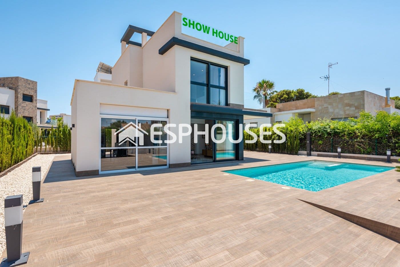 3 soverom Villa til salgs i Playa Honda med svømmebasseng - € 595 000 (Ref: 9445027)