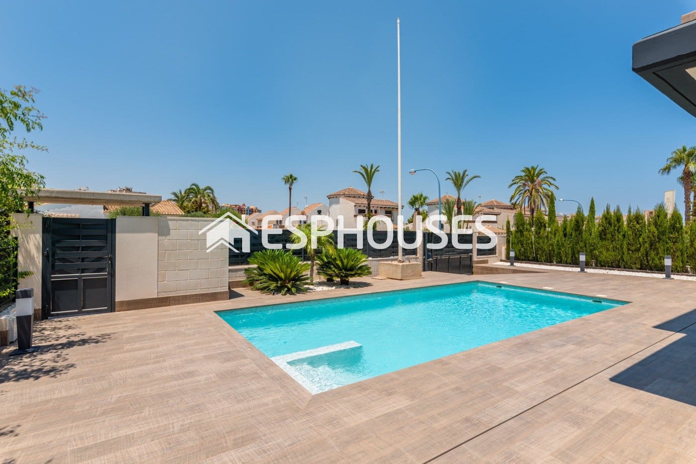 3 soverom Villa til salgs i Playa Honda med svømmebasseng - € 595 000 (Ref: 9445027)