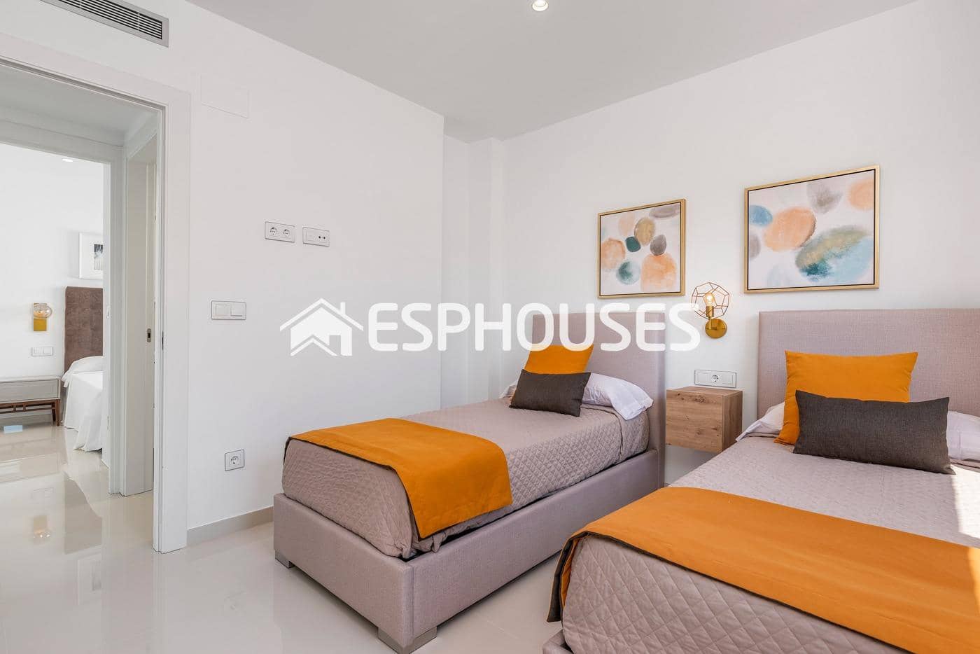 4 slaapkamer Villa te koop in Playa Honda met zwembad garage - € 630.000 (Ref: 9445028)