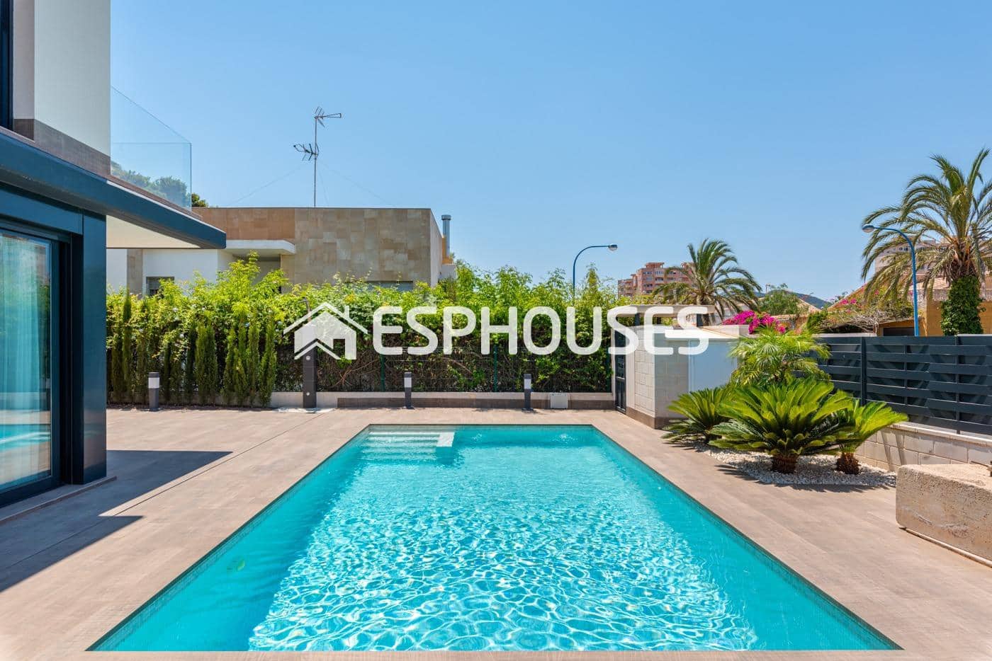 4 slaapkamer Villa te koop in Playa Honda met zwembad garage - € 630.000 (Ref: 9445028)