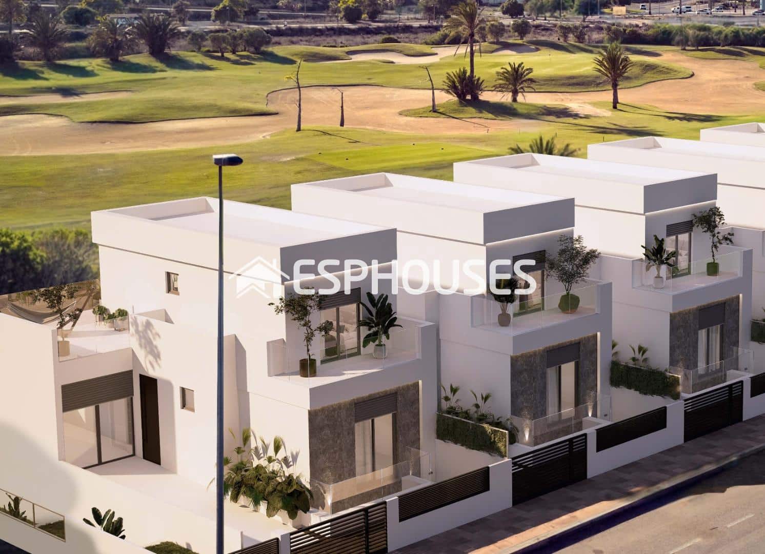 3 soverom Bungalow til salgs i Los Alcazares med svømmebasseng garasje - € 720 000 (Ref: 9445029)