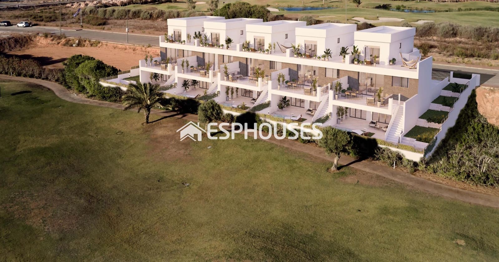 3 soverom Bungalow til salgs i Los Alcazares med svømmebasseng garasje - € 720 000 (Ref: 9445029)