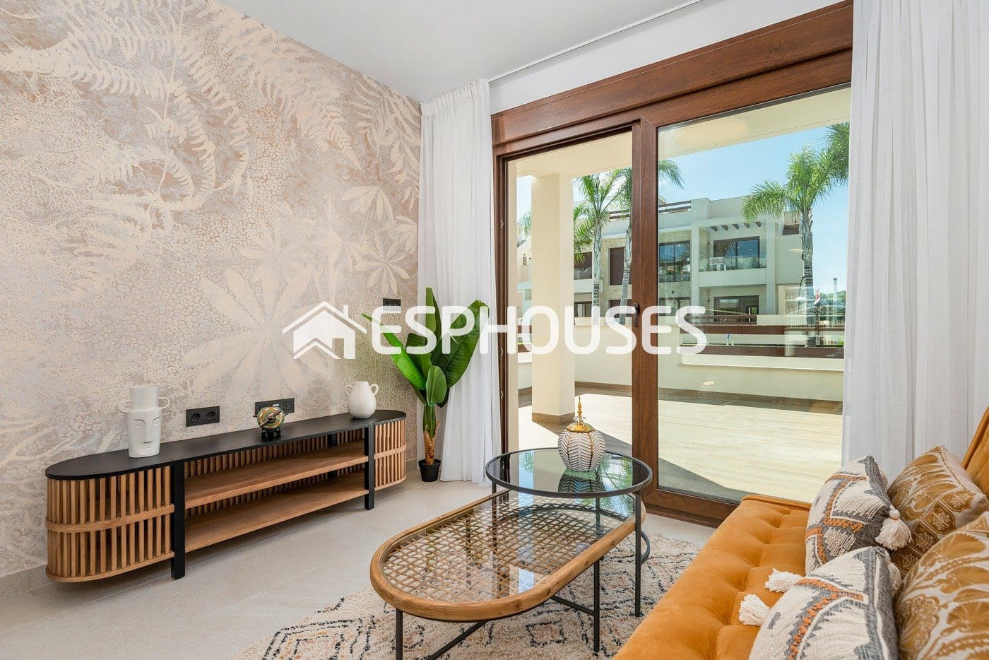 Apartamento de 2 habitaciones en Torrevieja en venta con piscina - 290.000 € (Ref: 9445033)