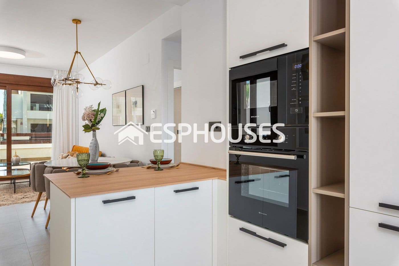 Apartamento de 2 habitaciones en Torrevieja en venta con piscina - 290.000 € (Ref: 9445033)