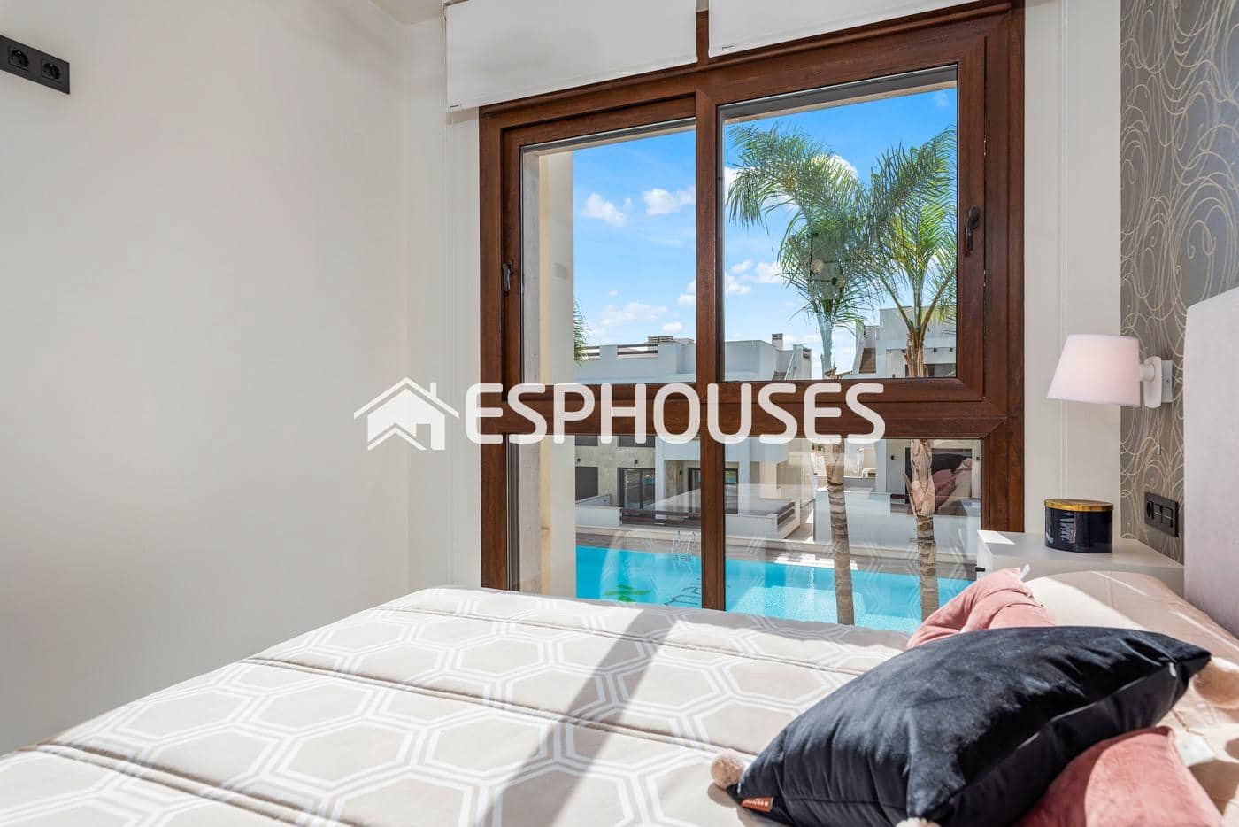 3 slaapkamer Appartement te koop in Torrevieja met zwembad - € 325.000 (Ref: 9445036)