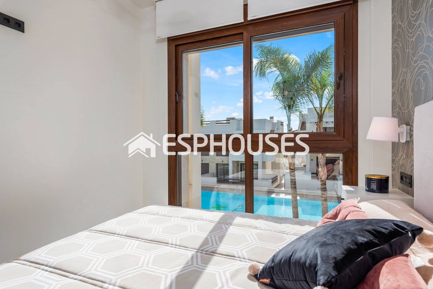 3 soveværelse Penthouse til salg i Torrevieja med swimmingpool - € 325.000 (Ref: 9445036)